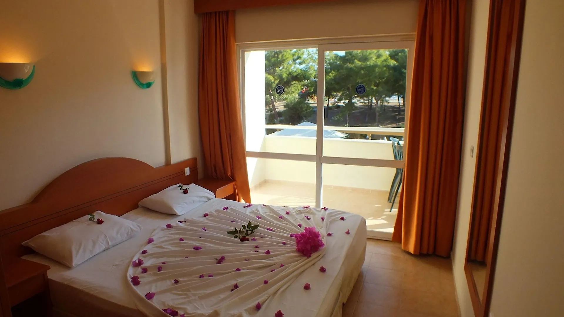 Aparthotel Tuntas Family Suites Kuşadası