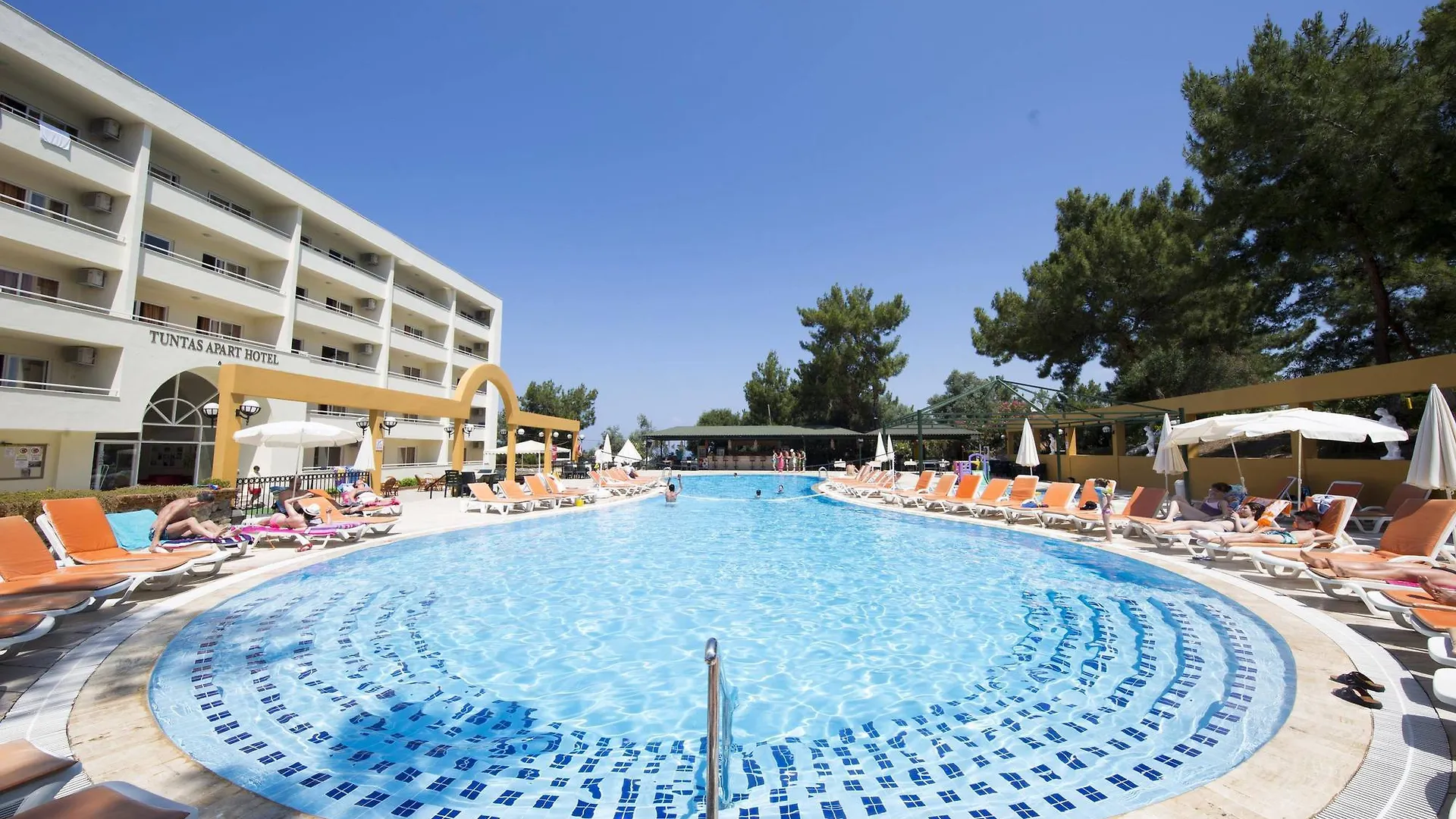 Tuntas Family Suites Kuşadası Aparthotel