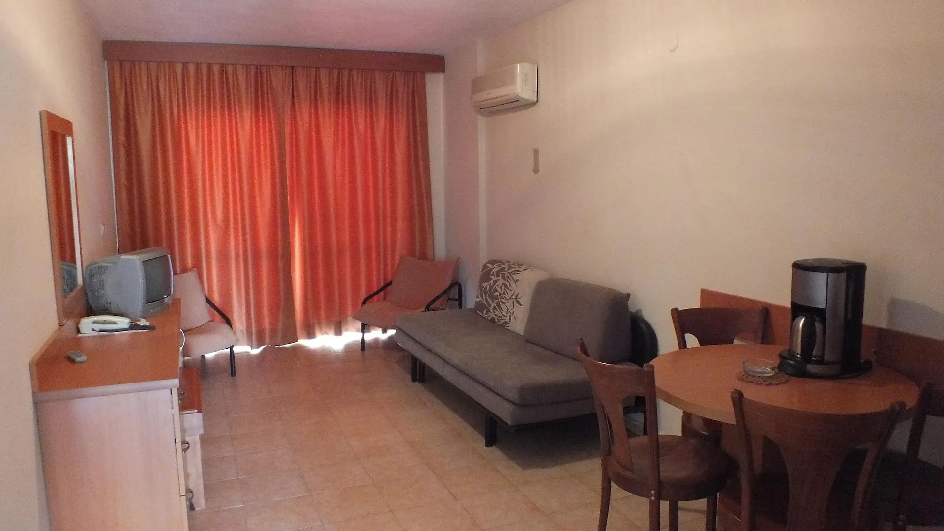 Tuntas Family Suites Kusadasi 4*,